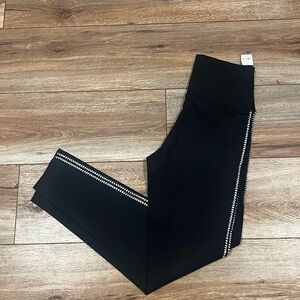 Aerie Offline Black 7/8 Leggings Size Medium NWT